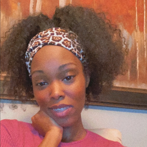 Meet your Posher, Rae - Picture 1 of 1